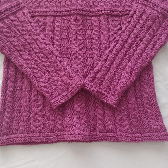 INIS CRAFTS IRISH HAND CRAFTED MERINO  SWEATER SIZE MED BURGUNDY - Picture 9 of 10